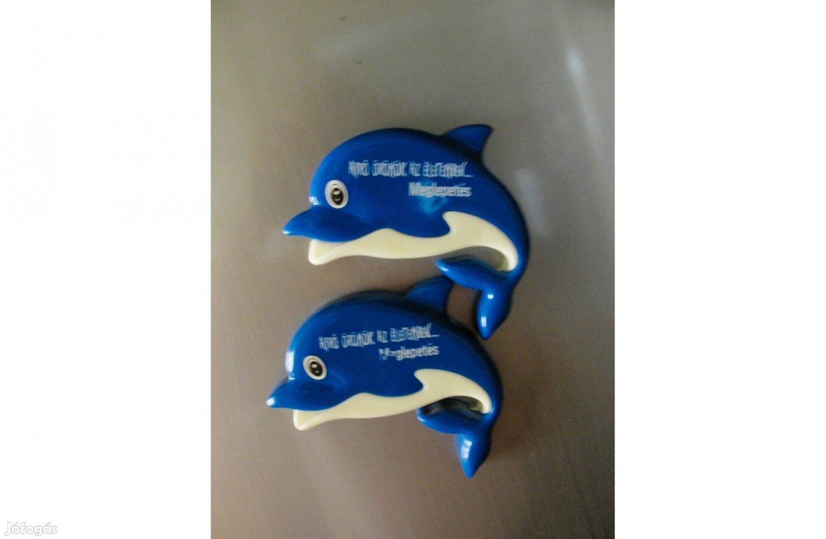 Delfin hűtőmágnes és sörnyitó darabár