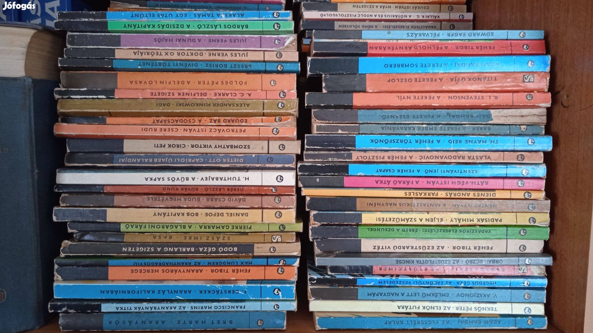 Delfin könyvek Teljes sorozat (167 db könyv)