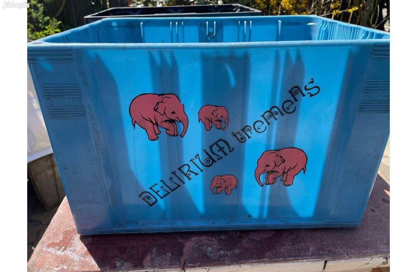 Delirium belga kézműves sörös rekesz, rózsaszín elefántokkal