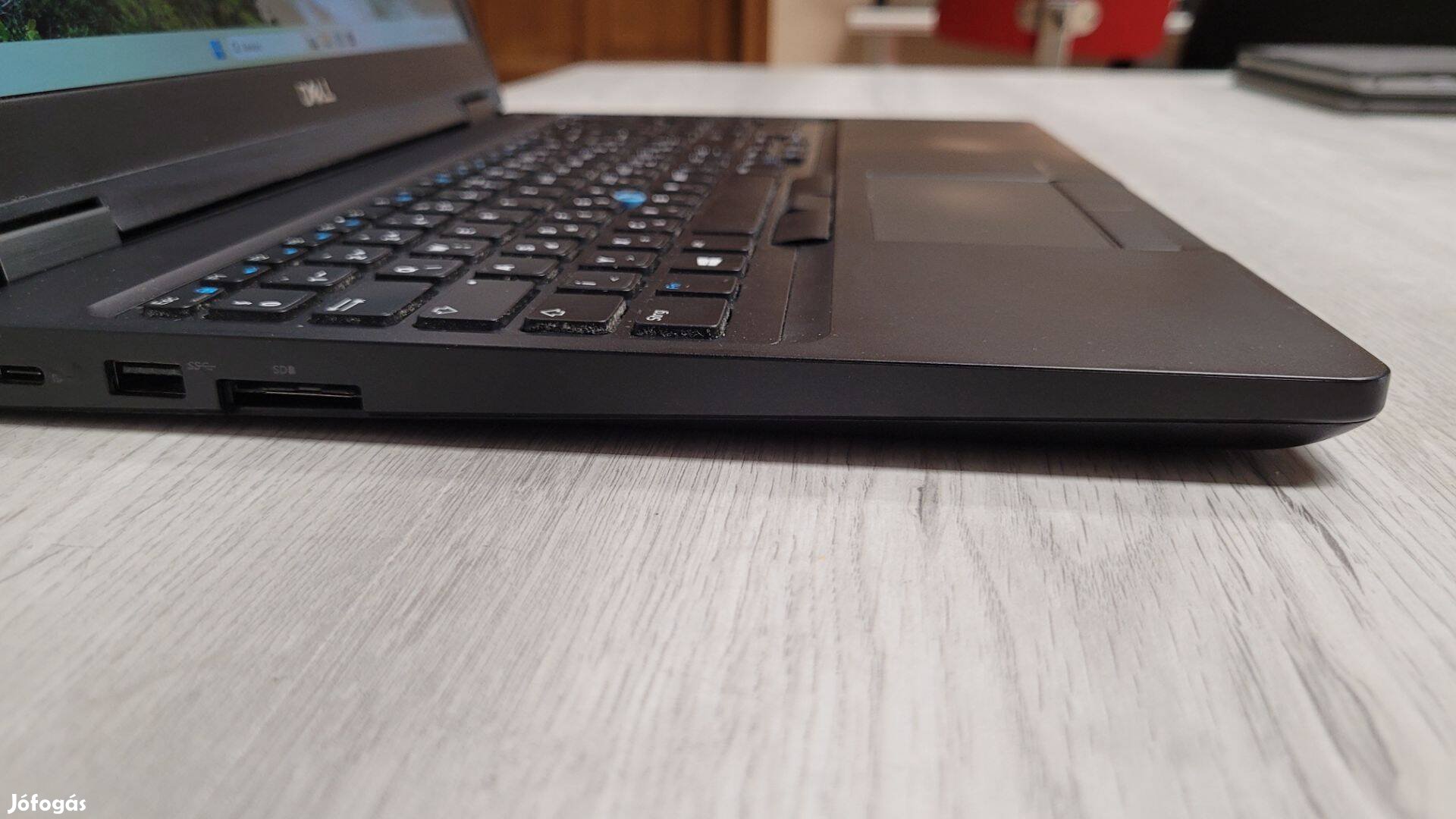 Dell 5580 Üzleti kategóriás nagyméretű gyors notebook, számlával