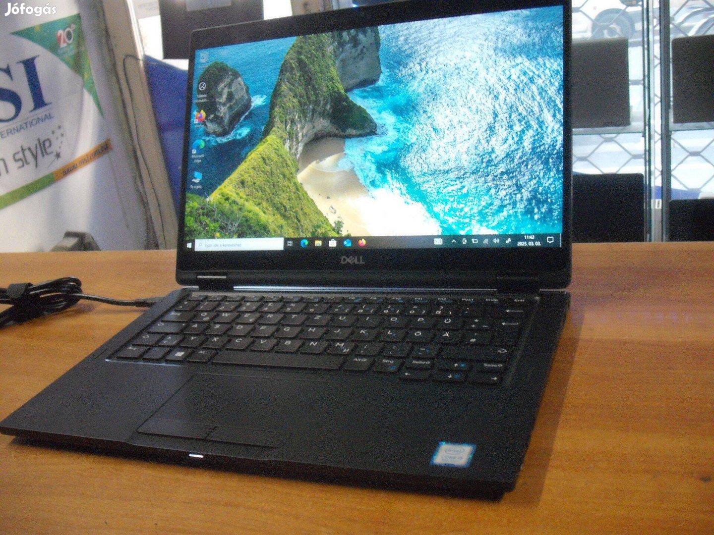 Dell 7390 2 in 1 tablet -laptop (i5 8th, 8GB ,256 SSD, FHD) Akcióó!