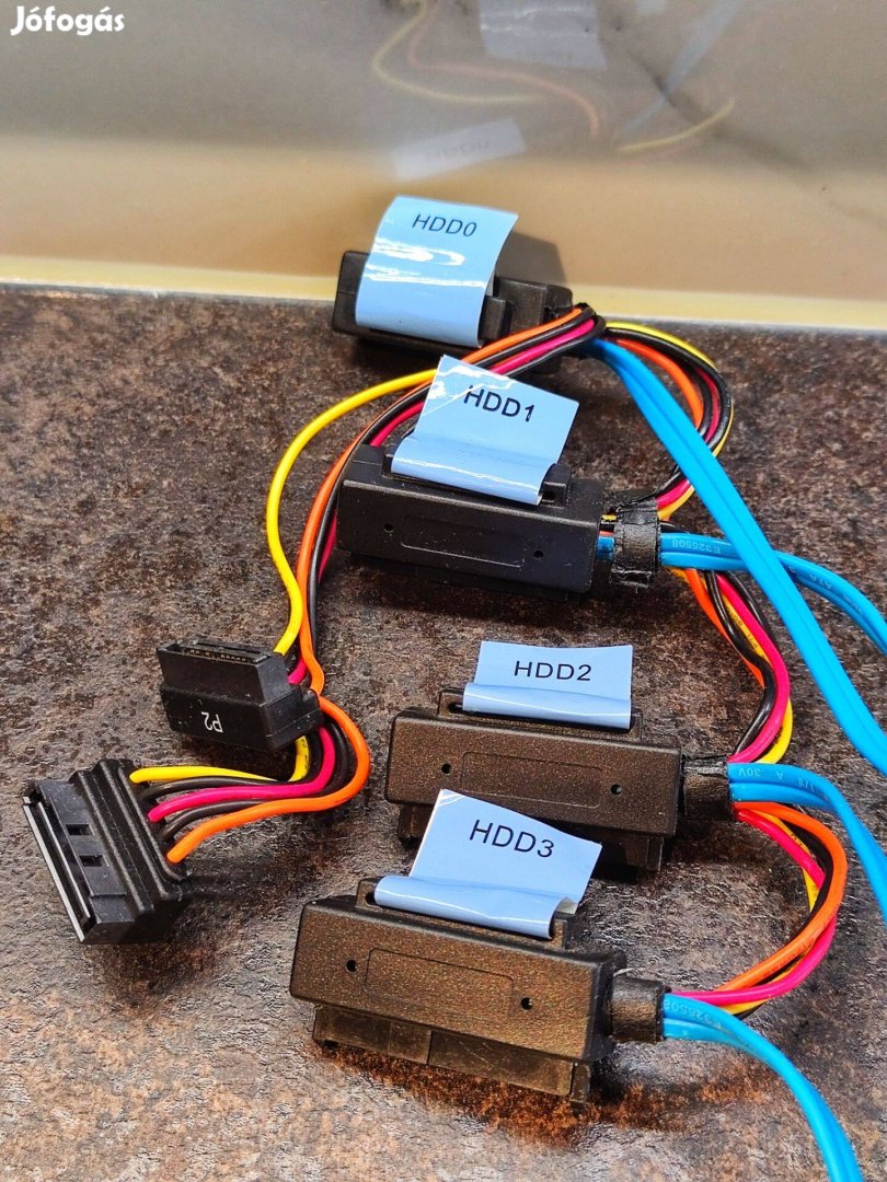 Dell Amphenol Mini-SAS Sff-8087 - 4x SATA Kábel 042N7H