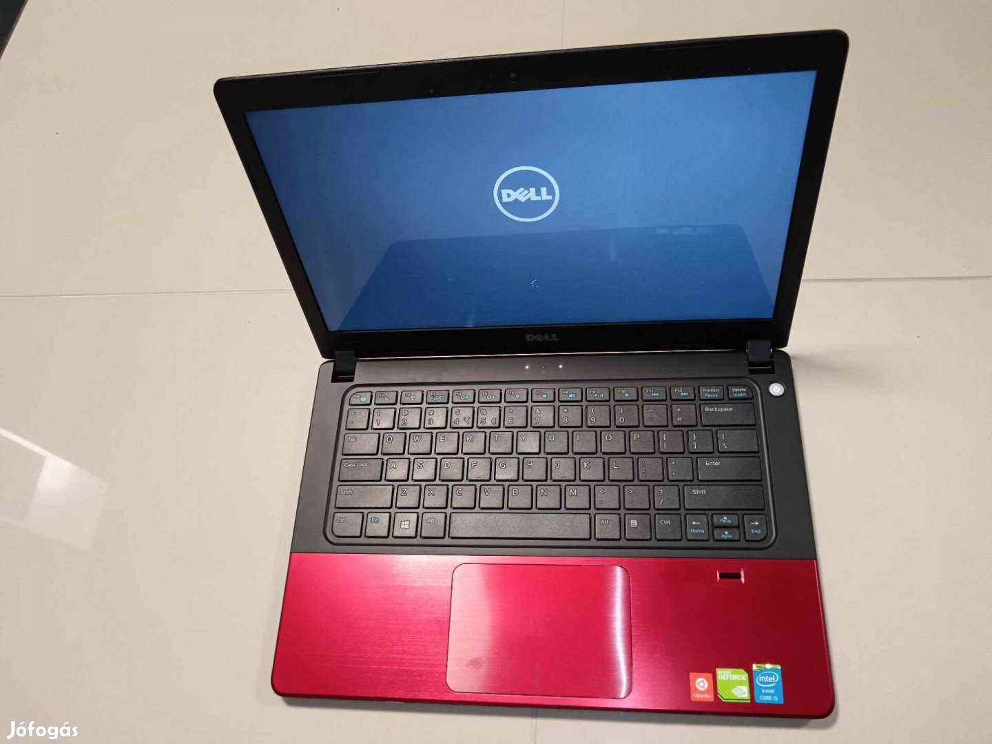 Dell I3-as piros laptop