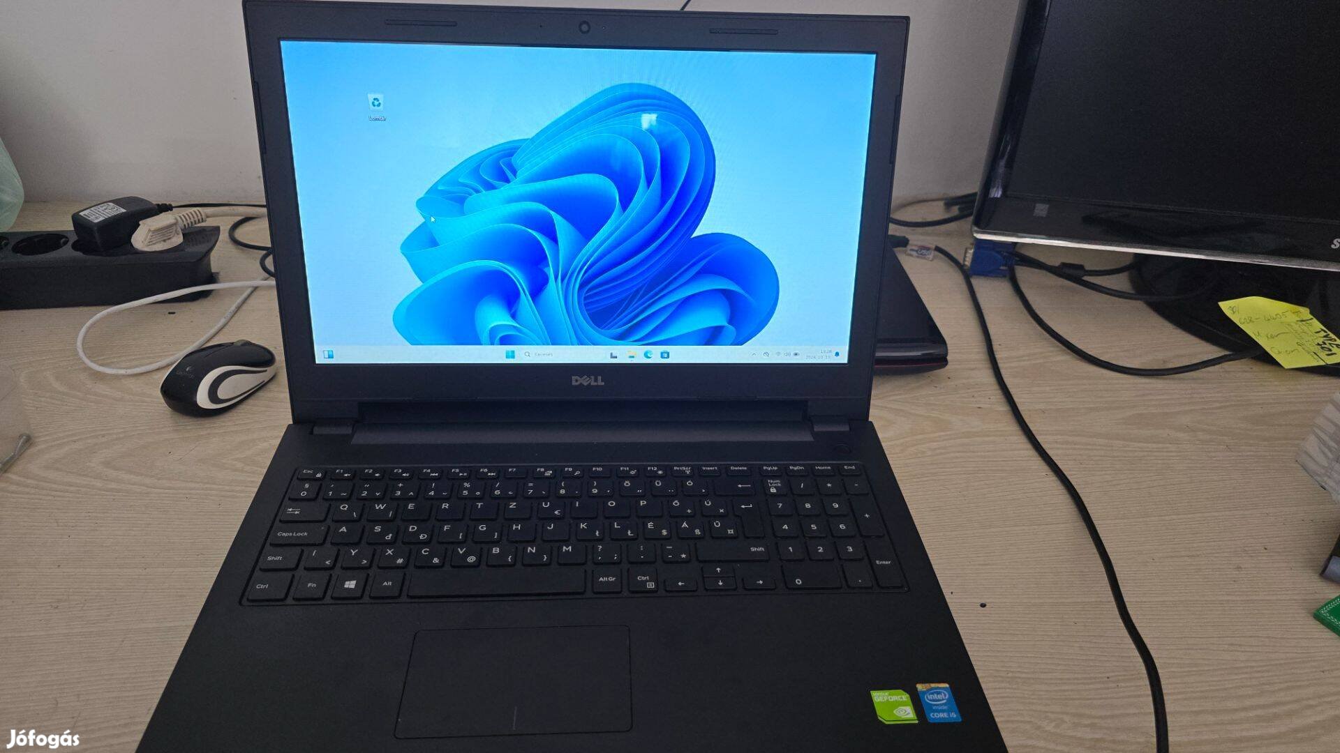 Dell Inspiron 15 3878