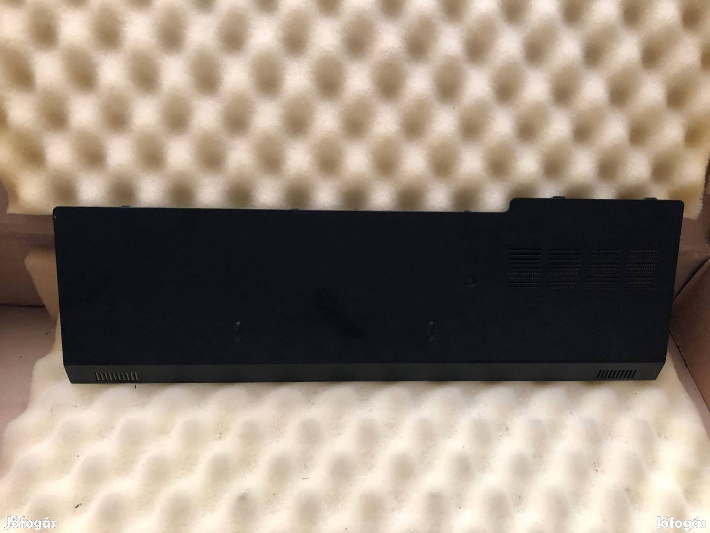 Dell Inspiron 3541 3542 3543 alsó takaró bottom door bontott R2P7H