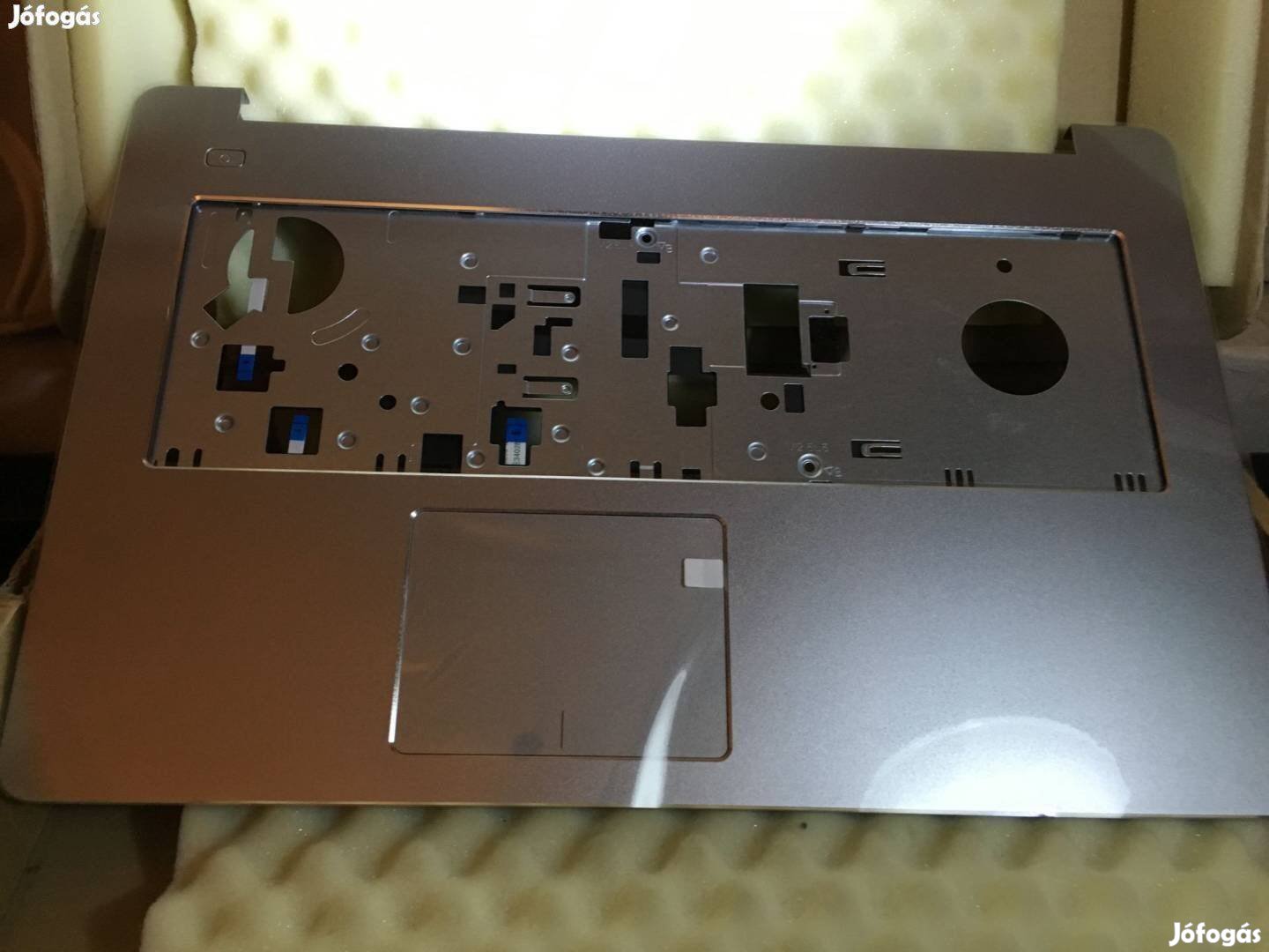Dell Inspiron 7737 Palmrest Touchpad DC IN Kábel Cygr0 8DK8R 08DK8R