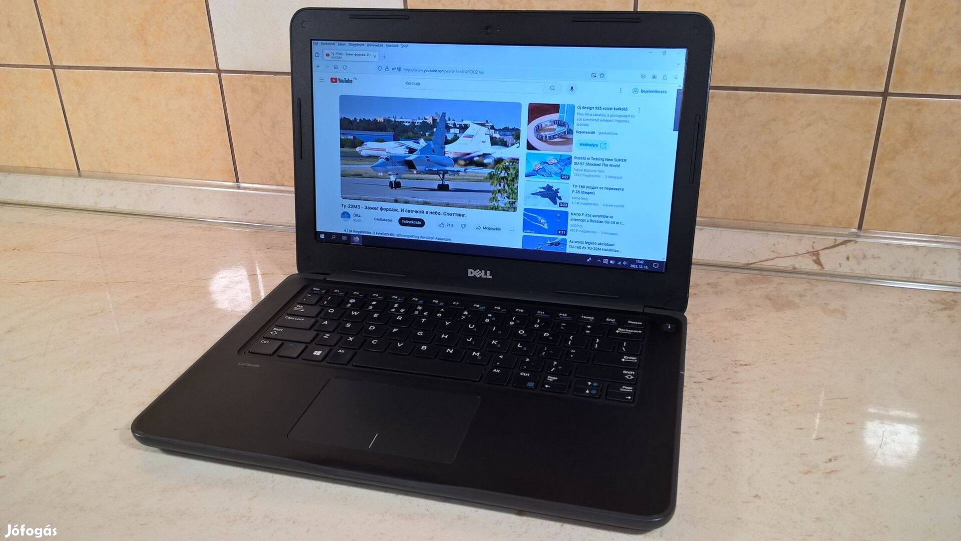 Dell Latitude 3380 I3 laptop, notebook, kiváló akku, új ssd, Win10