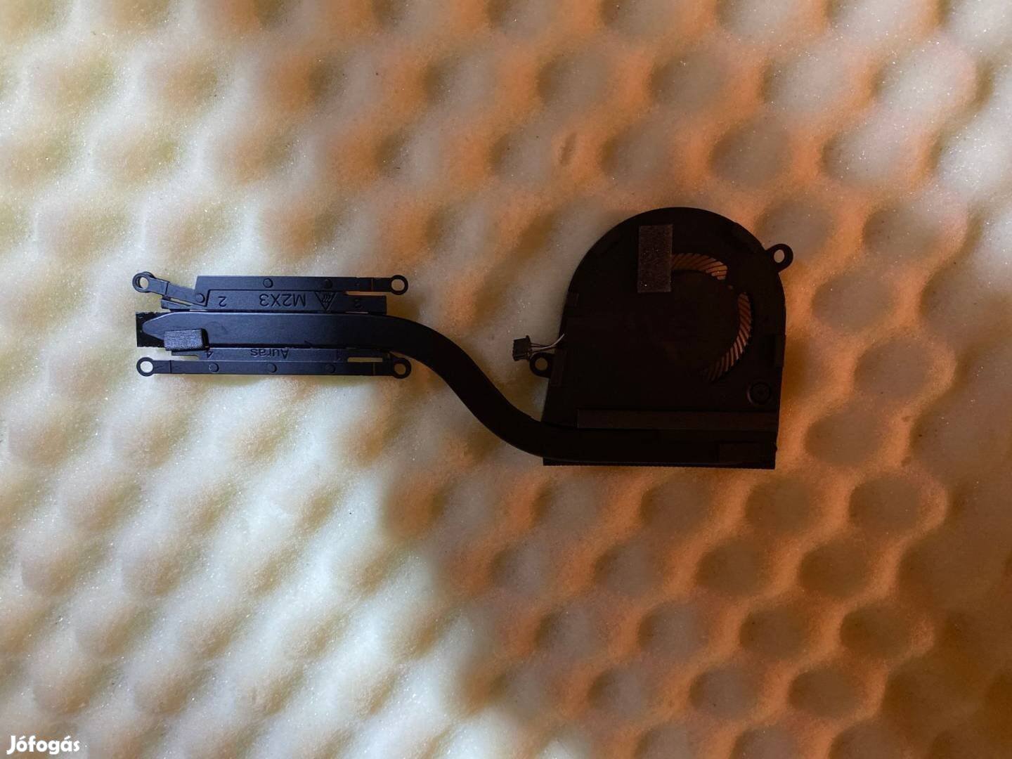 Dell Latitude 7400 heatsink hűtőborda ventilátor fan Hcyn0 AT2EE001Zal
