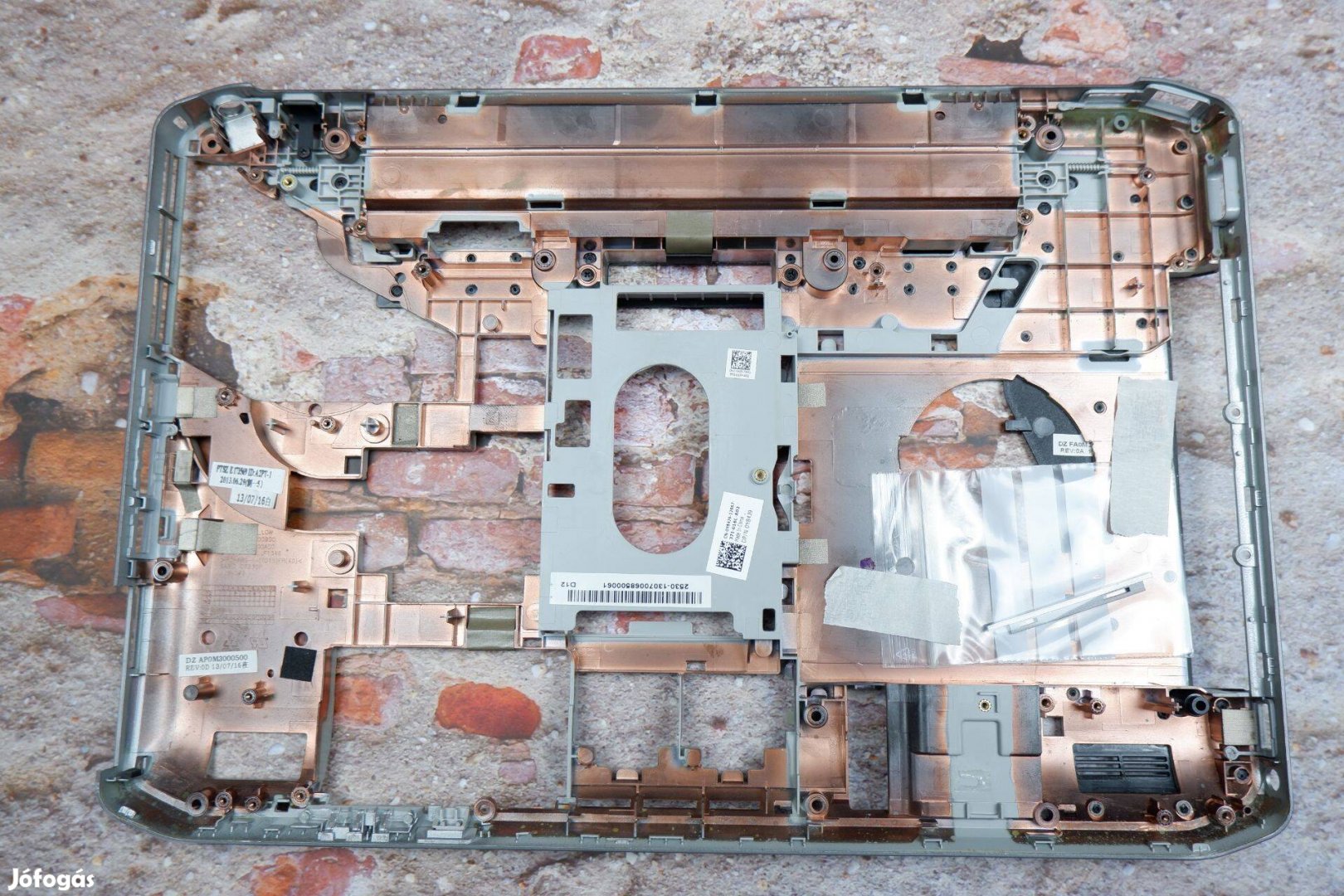 Dell Latitude E5430 laptop alsó ház kis hibával 0Y84J9