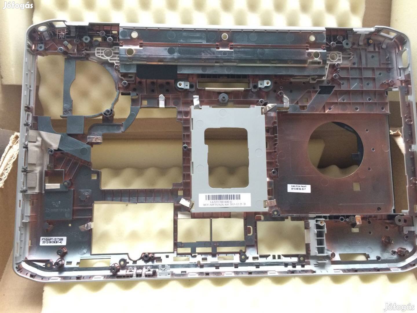 Dell Latitude E5520 Bottom BASE Alsó Ház Új Kknwn 0Kknwn
