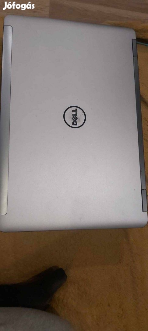 Dell Latitude E6540 hibásan eladó. töltőre téve semmi életjelet nem ad