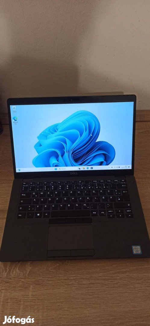 Dell Latitude üzleti szériás laptop 8.gen i5/8GB/256GB