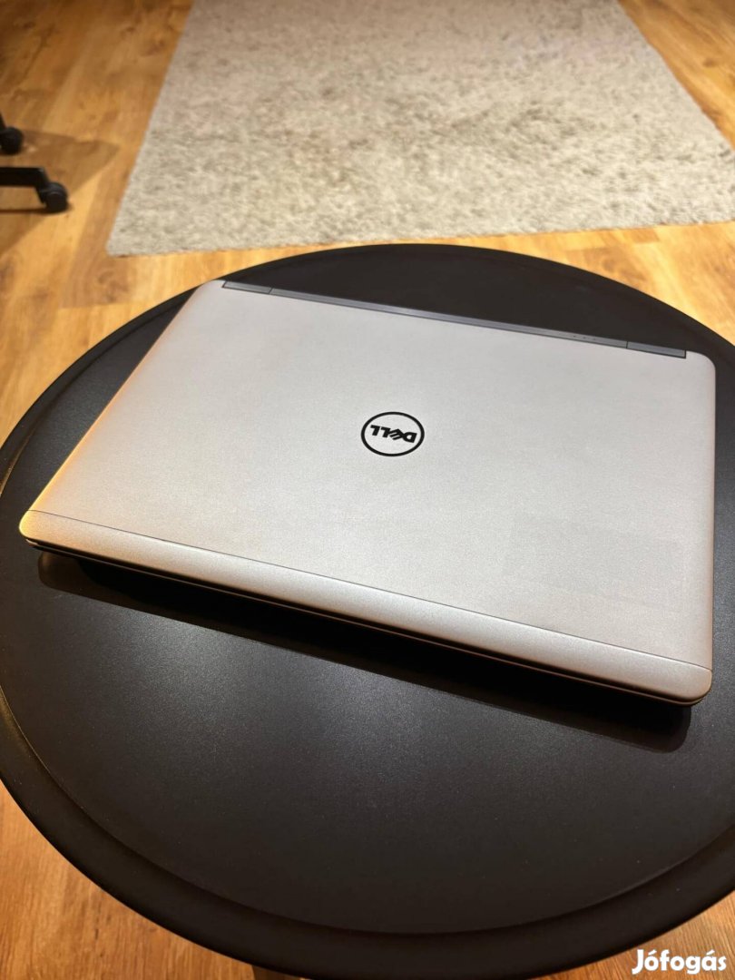 Dell Ultrabook i7 processzor, új akkuval, hordtáskával