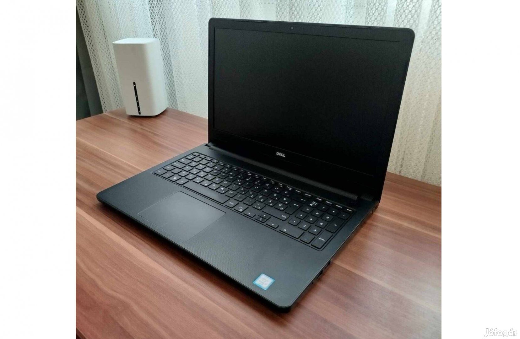 Dell laptop / i3-6100U / 12GB RAM / 240GB SSD