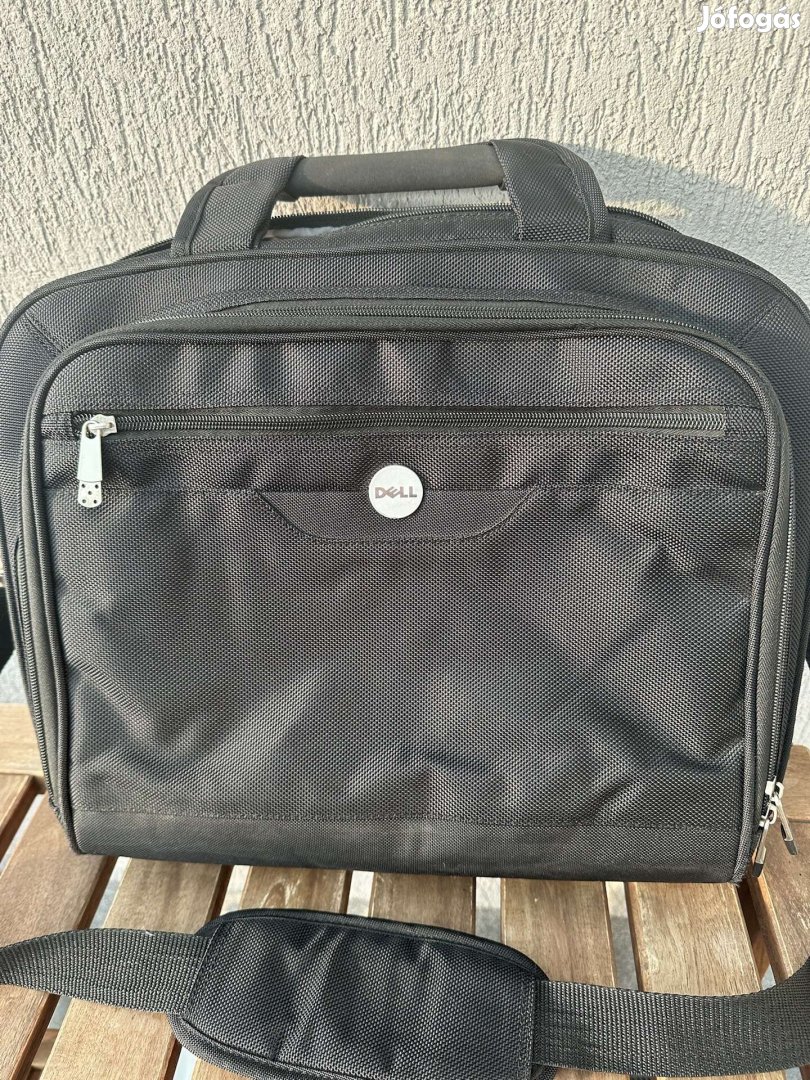 Dell laptoptáska megkímélt szép állapotban eladó Budán! 