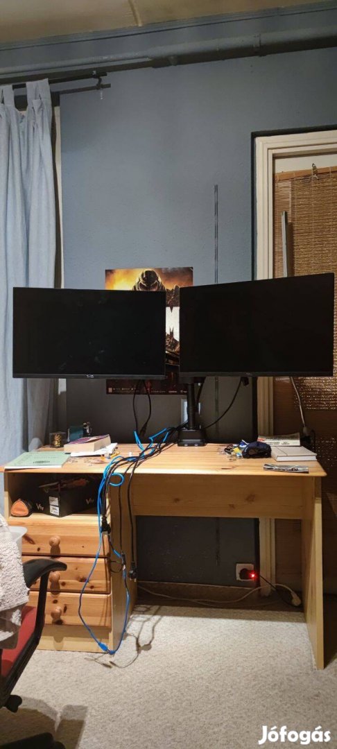 Dell monitor 2db állvánnyal 