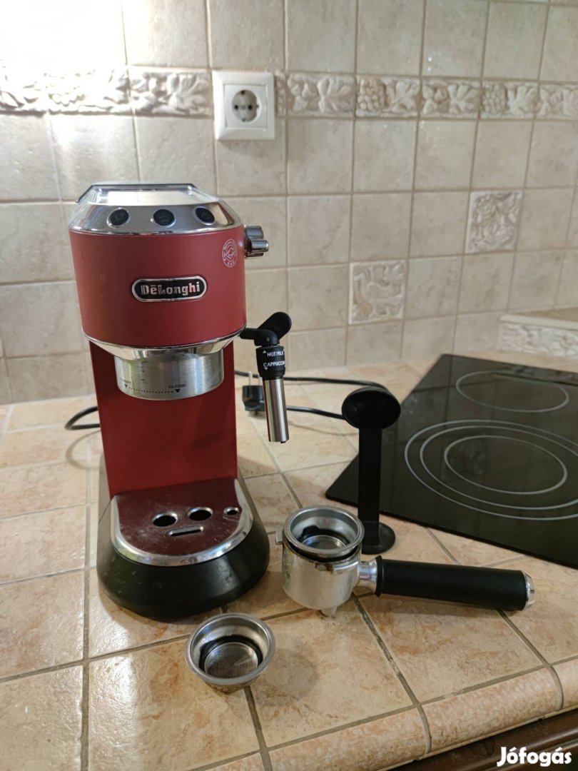 Delonghi Dedica EC 685.R kávéfőző