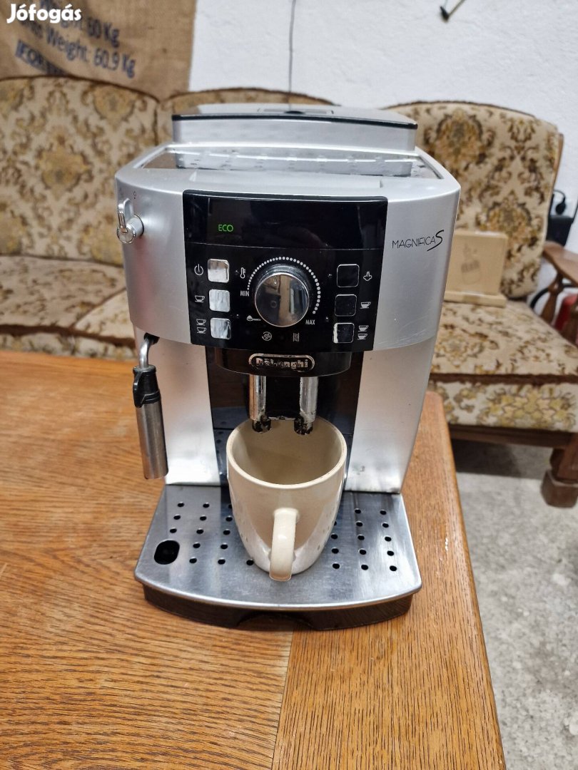 Delonghi Magnefica S  kávégép 