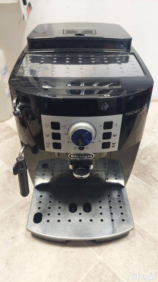 Delonghi Magnifica S ECAM 22.110.B kávégép, kávéfőző