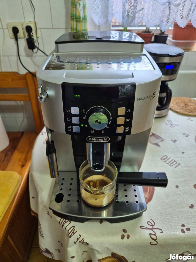 Delonghi Magnifica S ECO automata kávéfőző kávégép ingyen futár