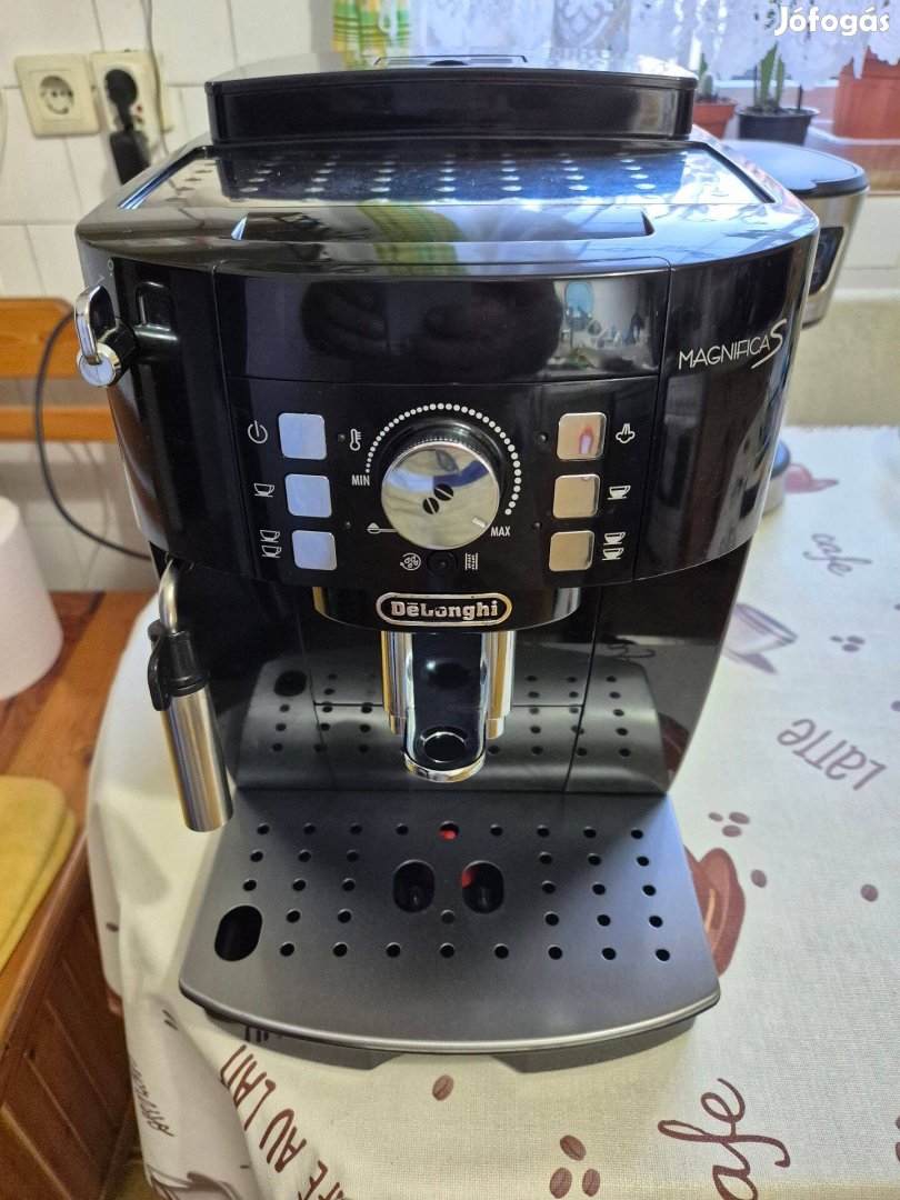 Delonghi Magnifica S ECO automata kávéfőző kávégép ingyen futár