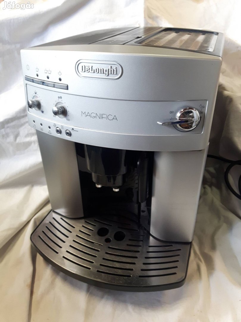 Delonghi Magnifica automata darálós kávéfőző