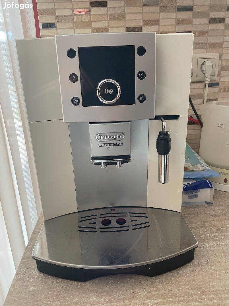 Delonghi Perfecta Plus kávégép