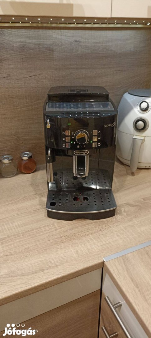 Delonghi magnifica S