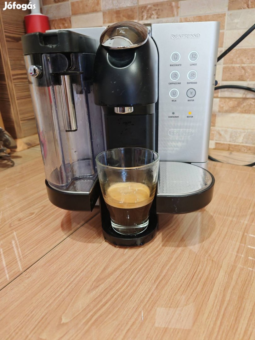 Delonghi nespresso  kapszulás kávéfőző szép állapotban eladó 