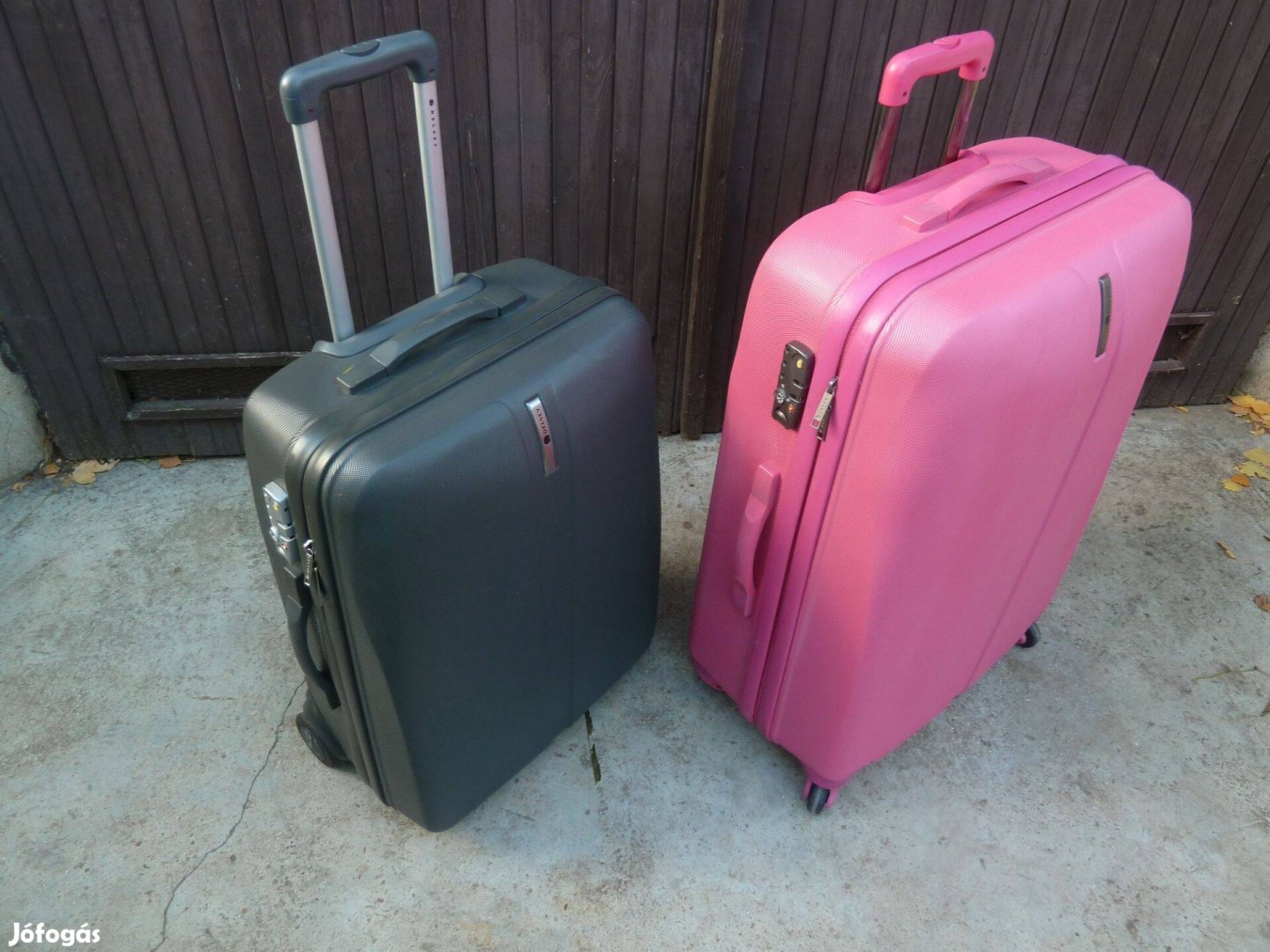 Delsey műanyag utazó bőrönd felső kategóriás eladó. Húzható , törhetet
