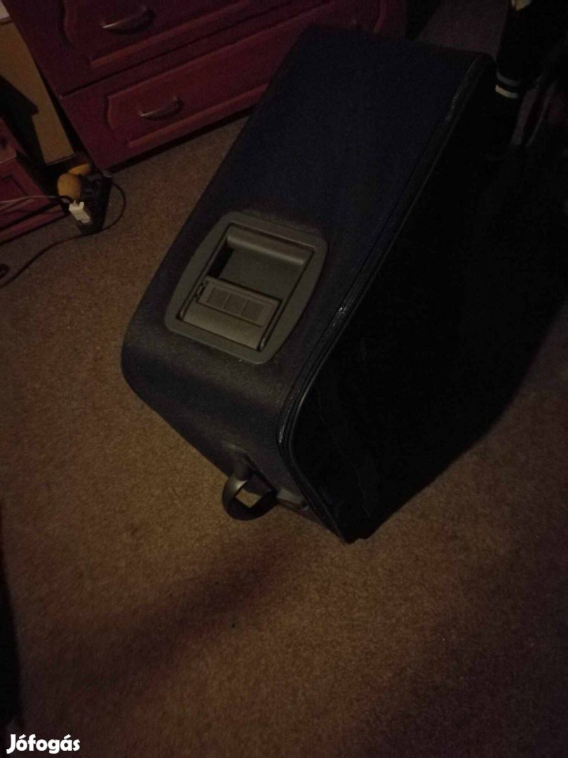 Delsey utazó bőrönd