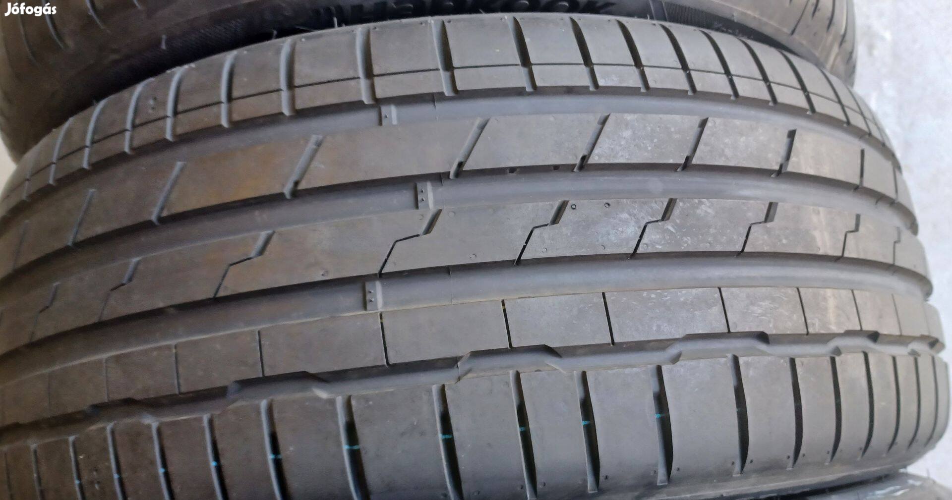 Demó Hankook Ventus 255/45 R19 - 285/40 R19 nyári gumik 120e./4db