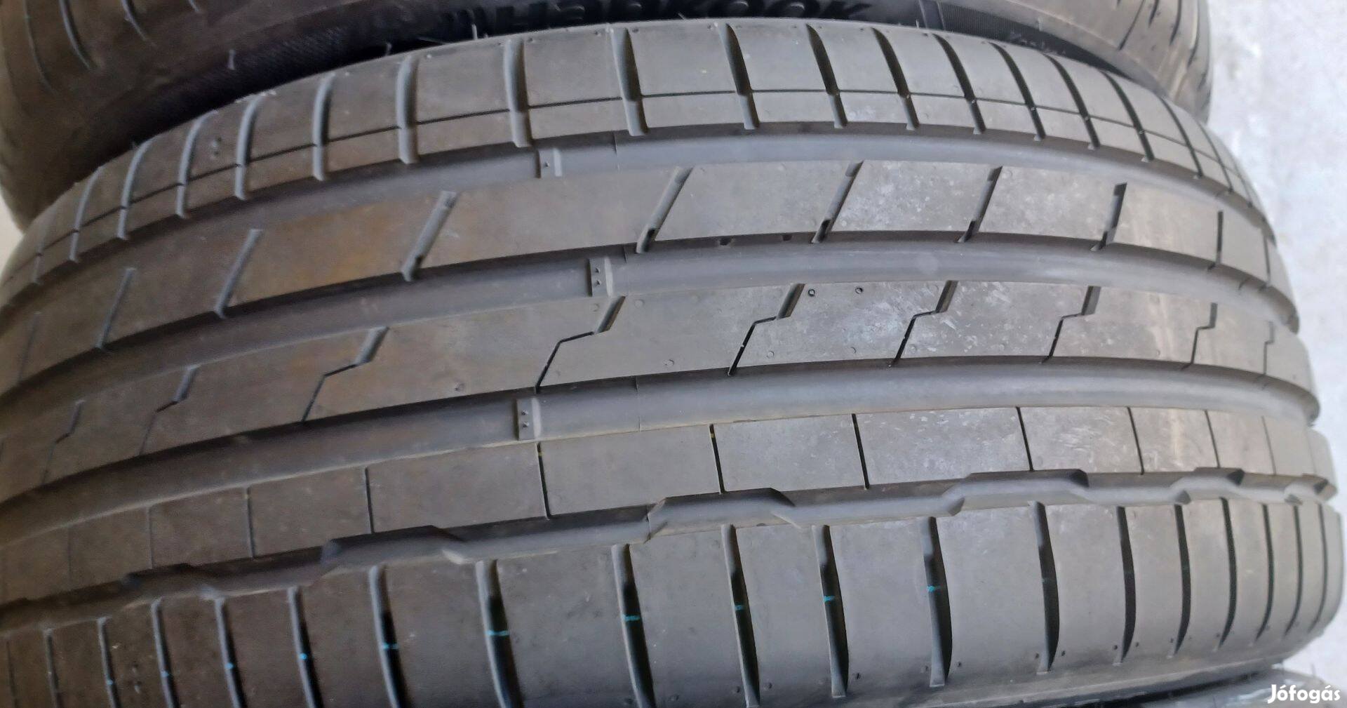 Demó Hankook Ventus 255/45 R19 - 285/40 R19 nyári gumik 120e./4db