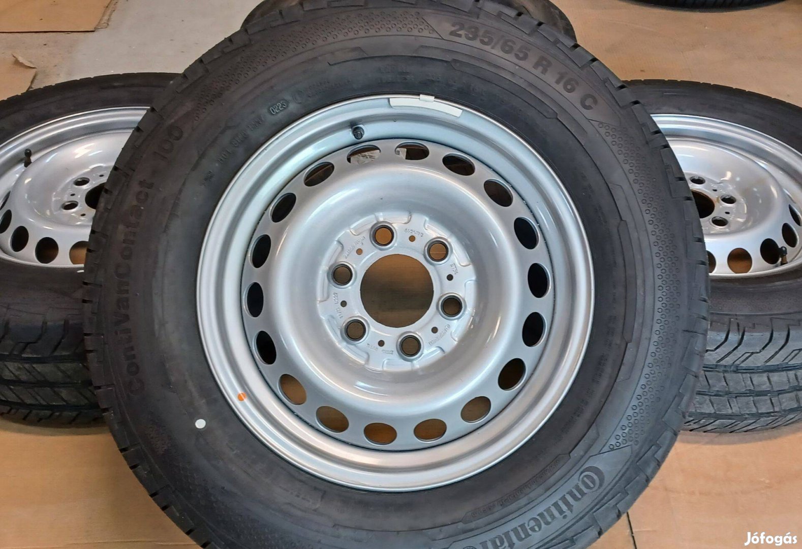 Demó Mercedes Sprinter W907 6x130 6,5x16 235/65 R16 C nyári gumik 4db