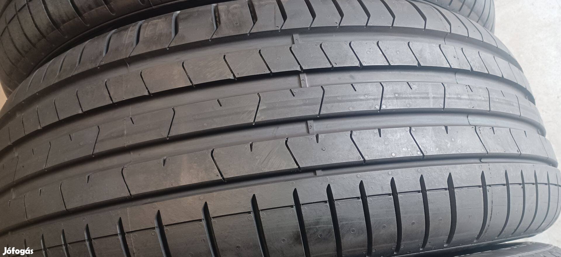 Demó Pirelli Pzero MO 235/50 R19 nyári gumik 120e./4db