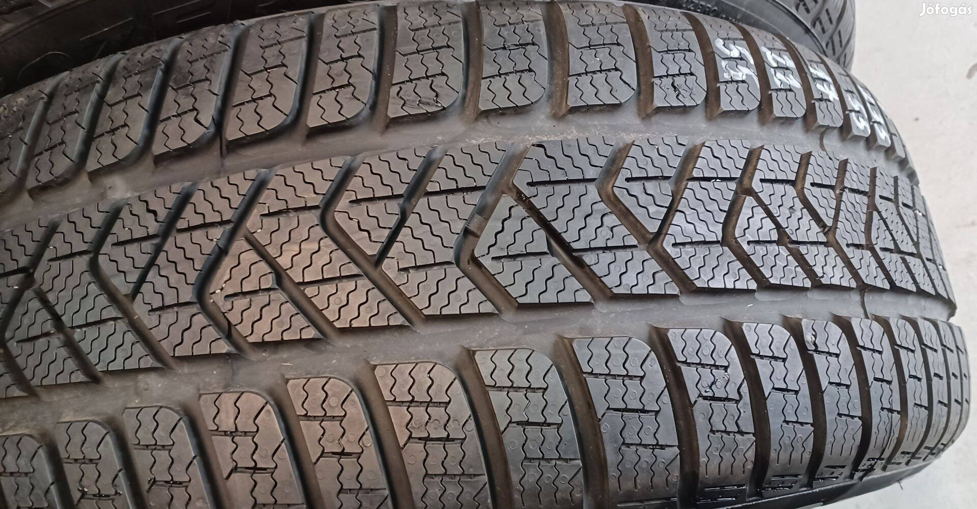 Demo Pirelli Sottozero3 235/55 R17 téli gumik 2db.7,5mm