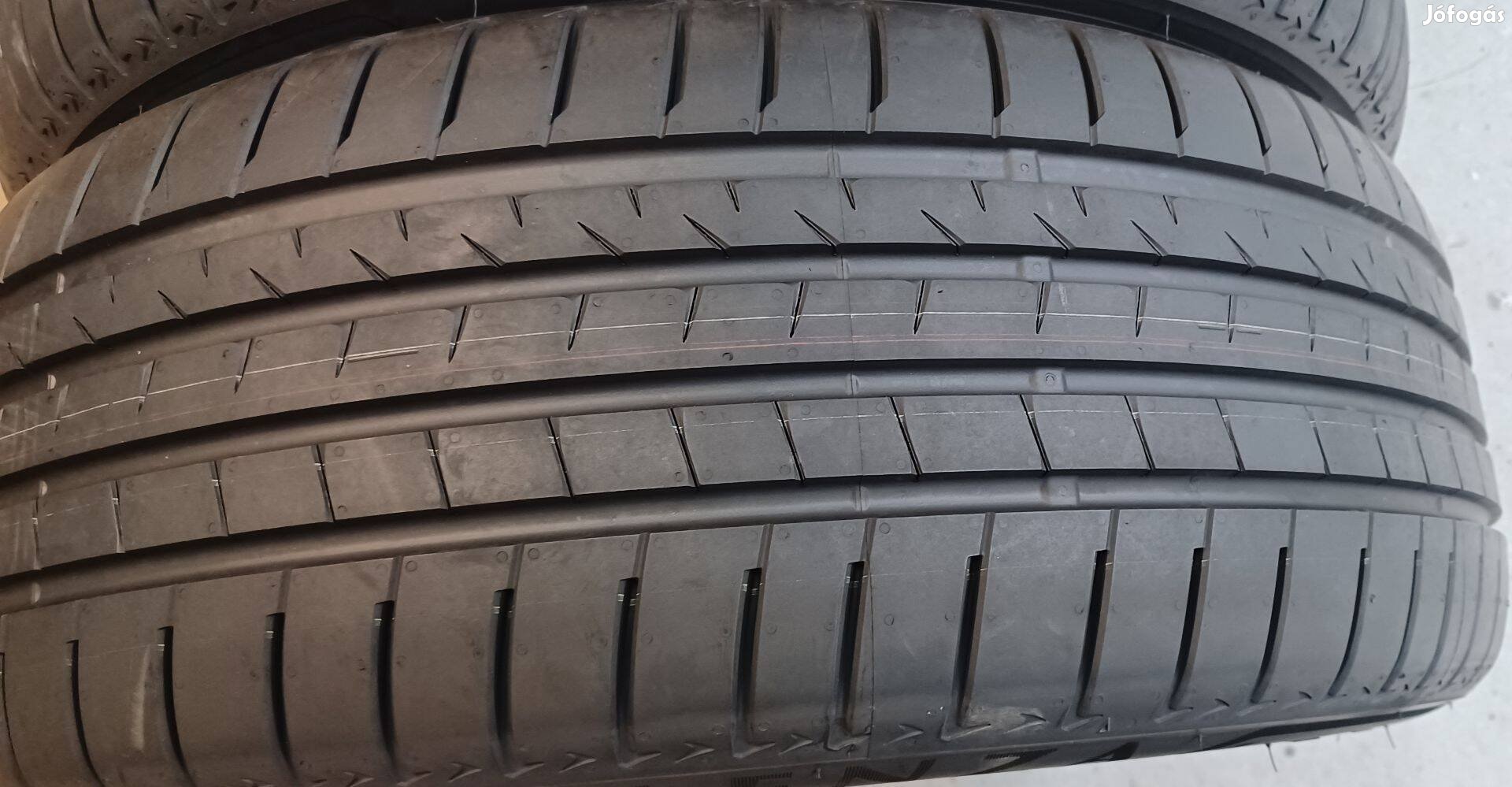 Demó defekttűrő Bridgestone Alenza001 235/55 R18 nyári gumik 4db