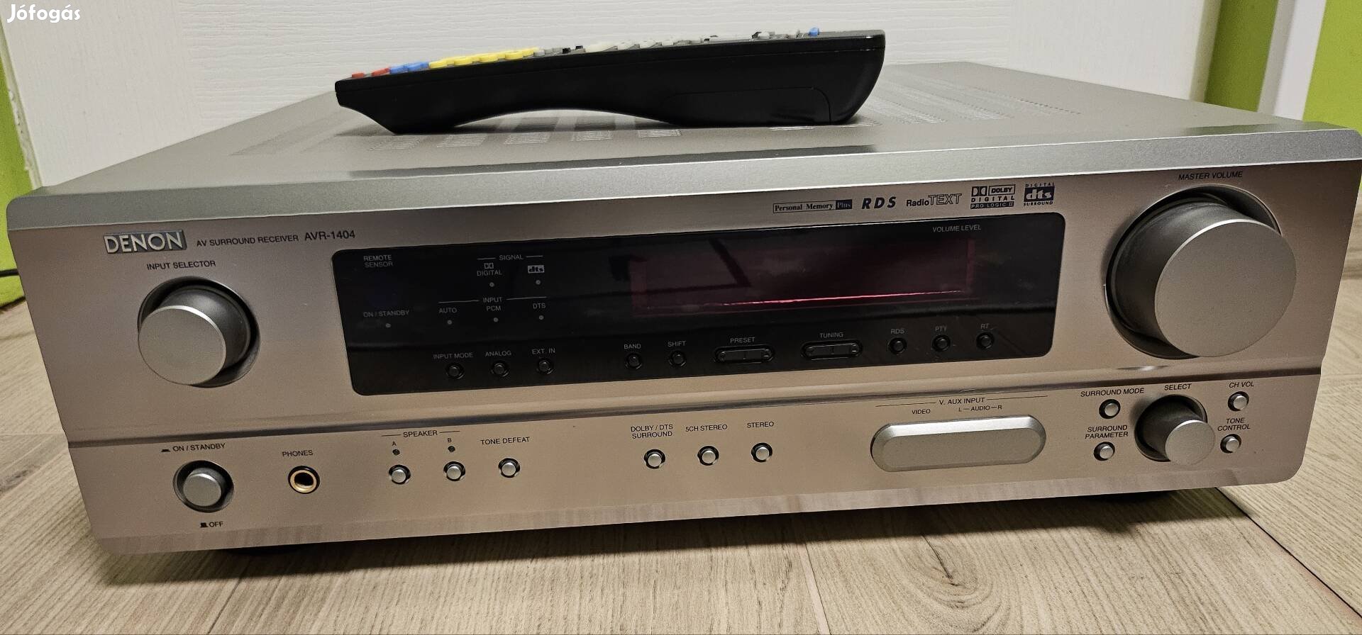 Denon AVR-1404 házimozi erősítő szép Újszerű gyári távirányítóval