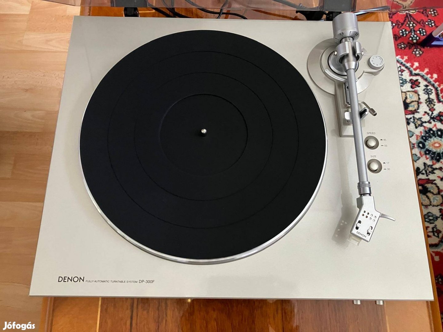 Denon DP-300F Lemezjátszó