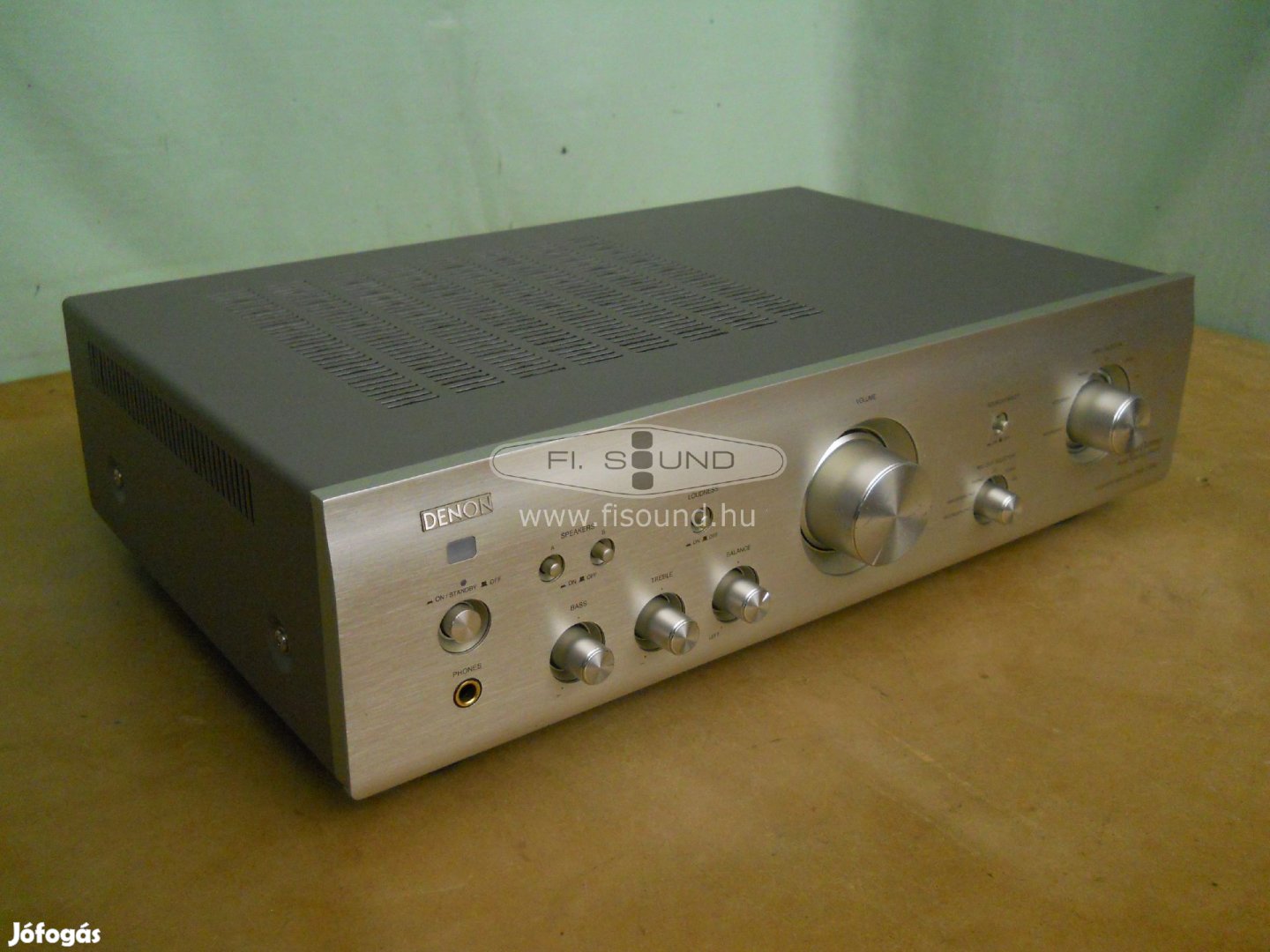 Denon PMA-710AE ,2x85W,4-16ohm,4 hangfalas sztereo erősítő