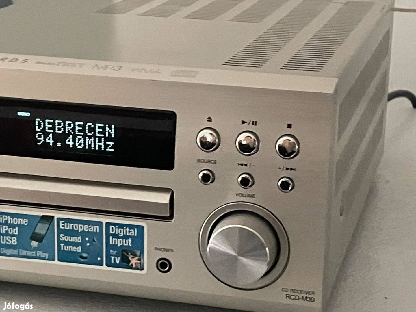 Denon RCD-M39 USB és optikai bemenet, szub kimenet