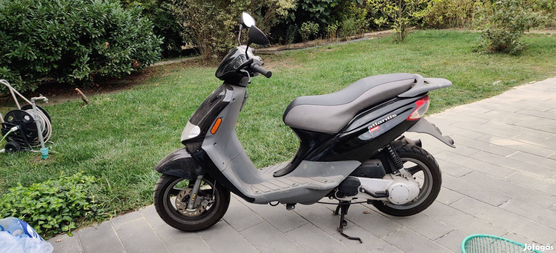 Derbi Atlantis robogó