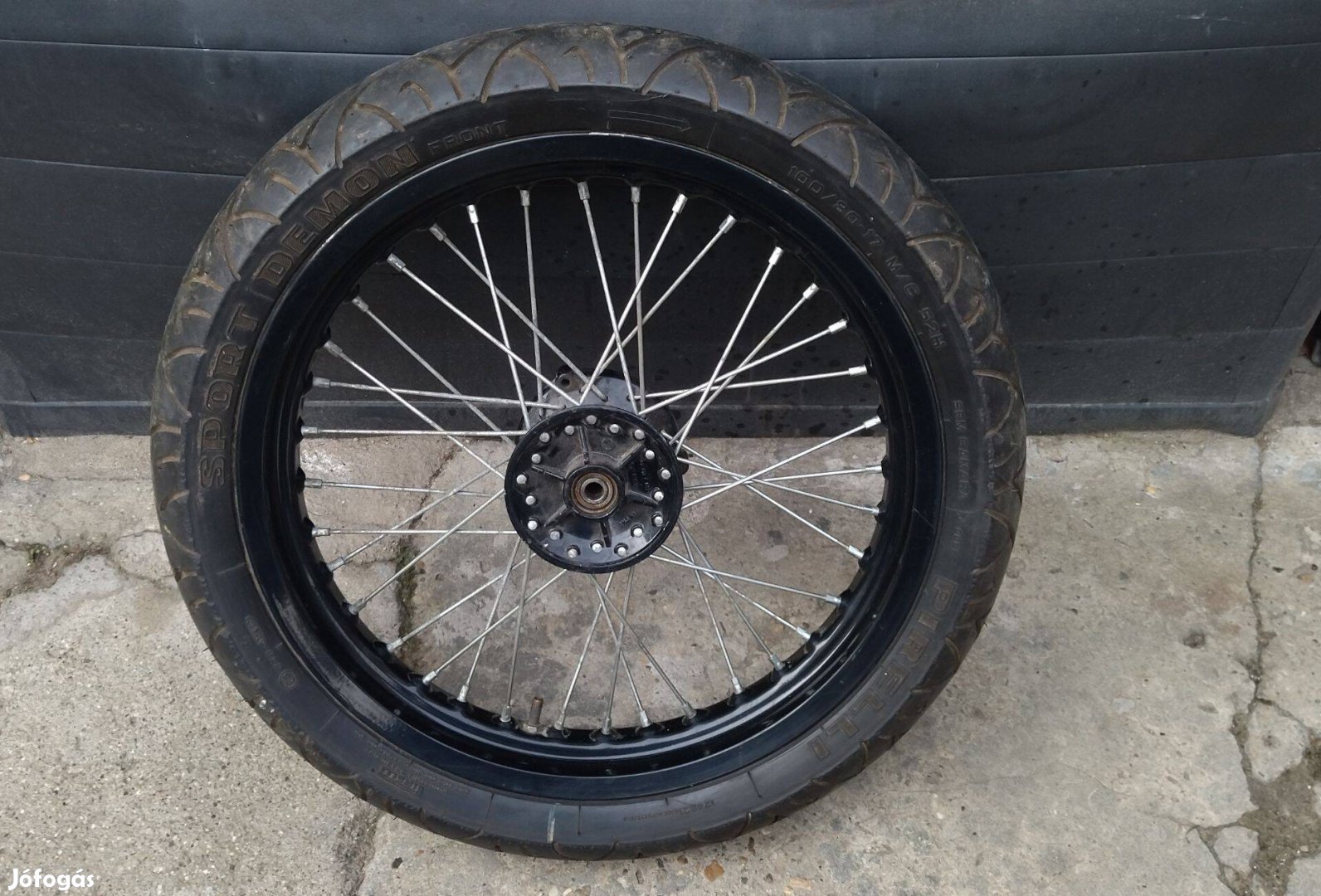 Derbi Senda 50 supermoto sm első kerék felni 100/80-17 Pirelli gumival