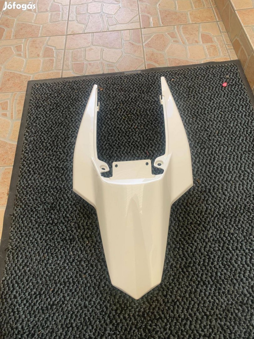 Derbi Senda ülés alatti oldal idom új