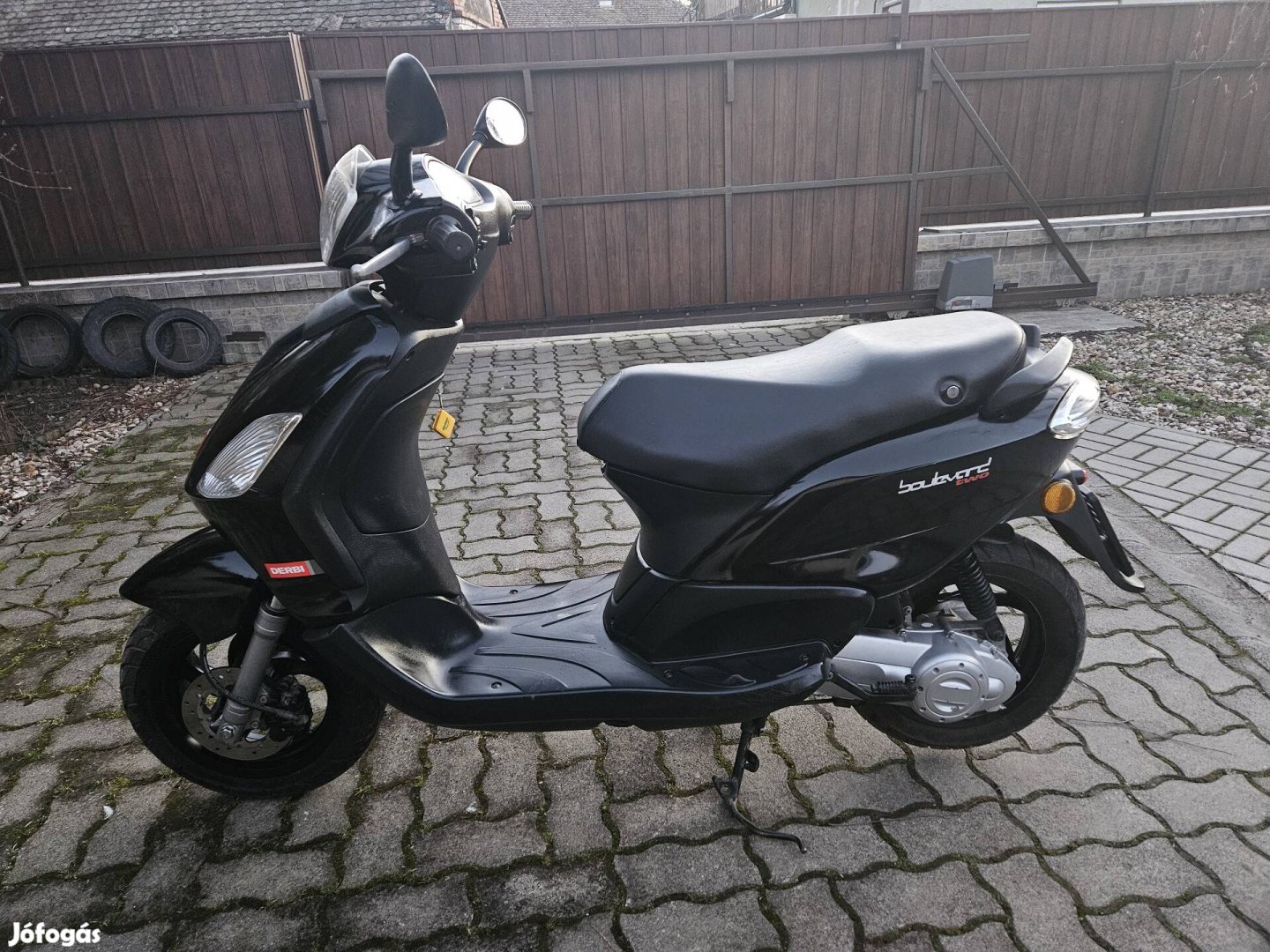 Derby Bulvard 2T robogó