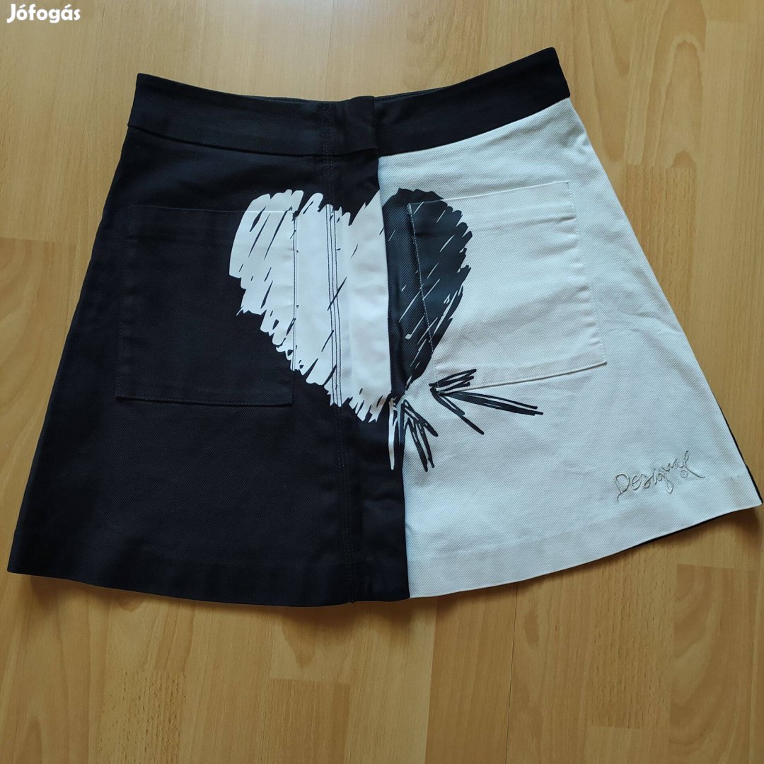 Desigual cipzáros rugalmas fekete fehér zsebes női farmer