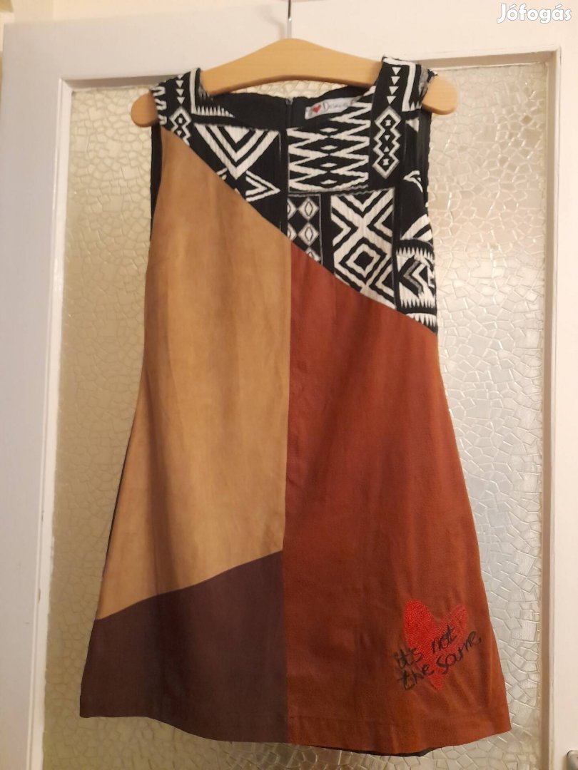 Desigual ruha