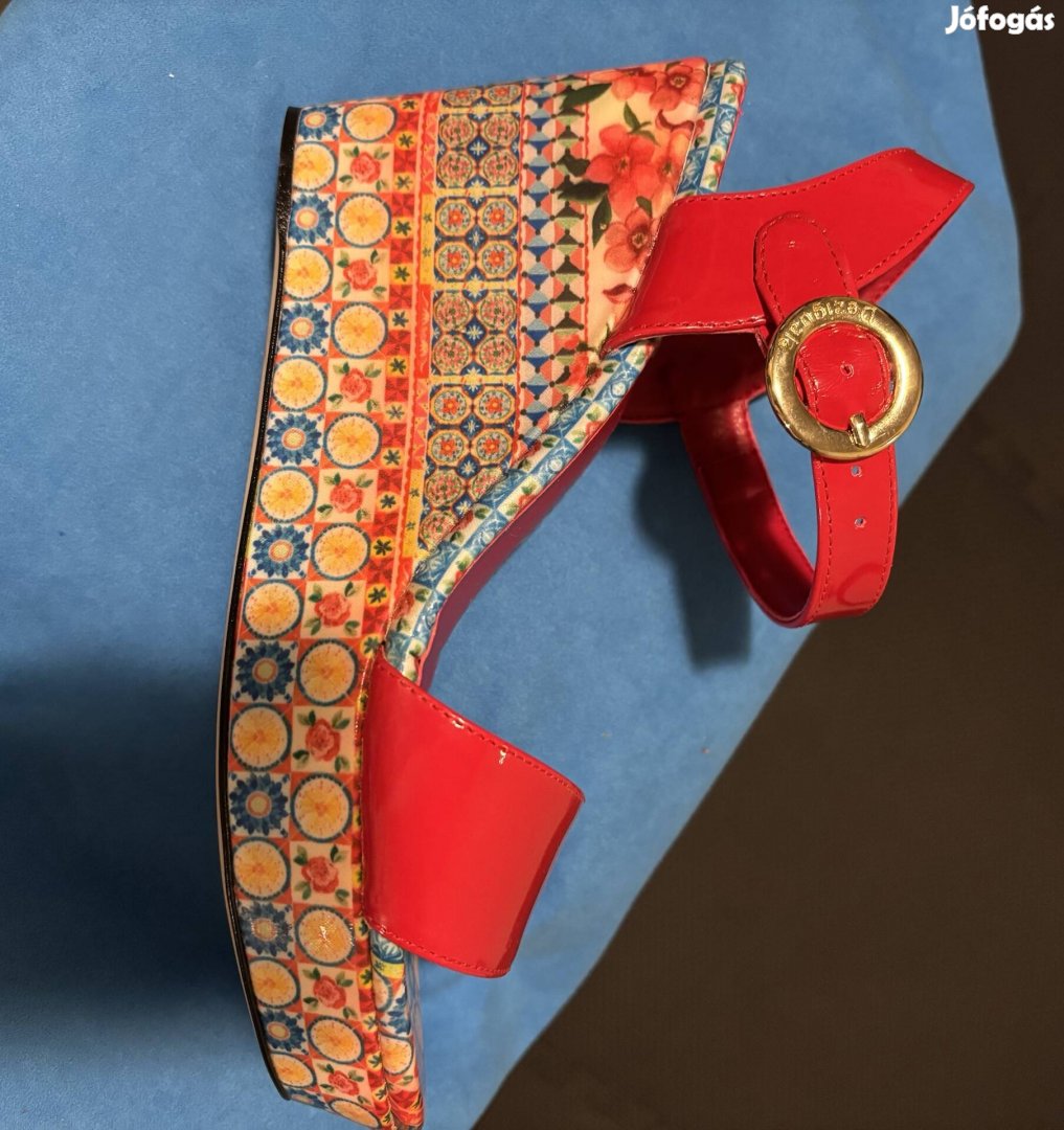 Desigual szandál