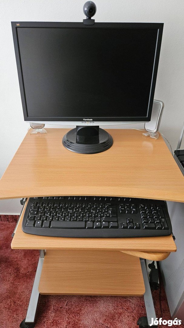 Desktop PC - monitorral