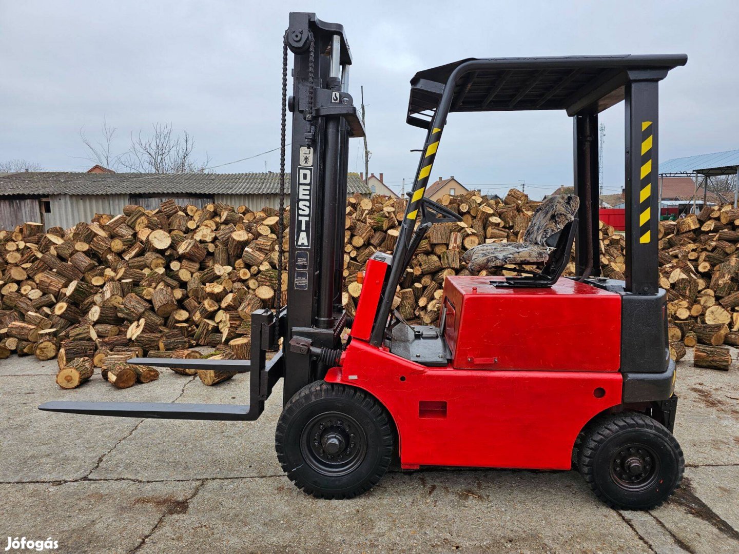 Desta dízel 2 tonnás villástargonca , targonca eladó